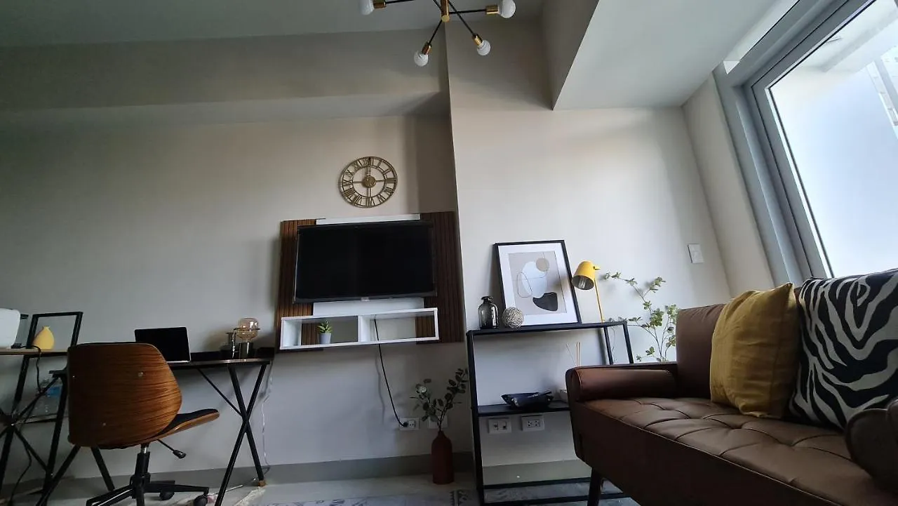 Luxe Bonifacio Global City Taguig Uptown Condo Hotel 1 Bedroom Suite Manila Aparthotel