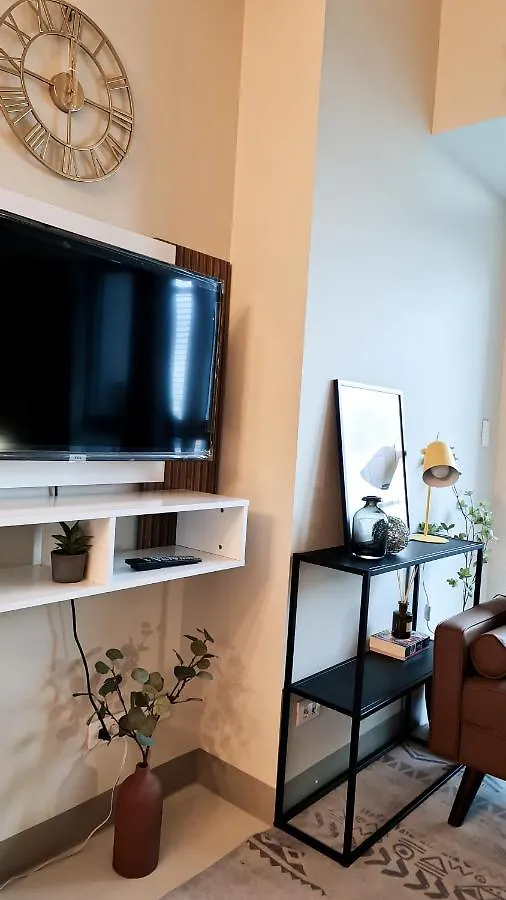 Luxe Bonifacio Global City Taguig Uptown Condo Hotel 1 Bedroom Suite Manila Aparthotel
